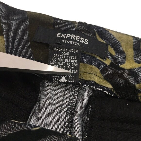 Express Mini Skirt Women Size 5/6 Green Black Animal Print Striped Camouflage - Picture 4 of 8